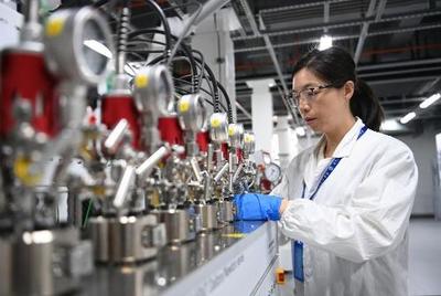 新材料技術(shù)開(kāi)發(fā) 西部大開(kāi)發(fā)中特色優(yōu)勢(shì)產(chǎn)業(yè)的核心引擎